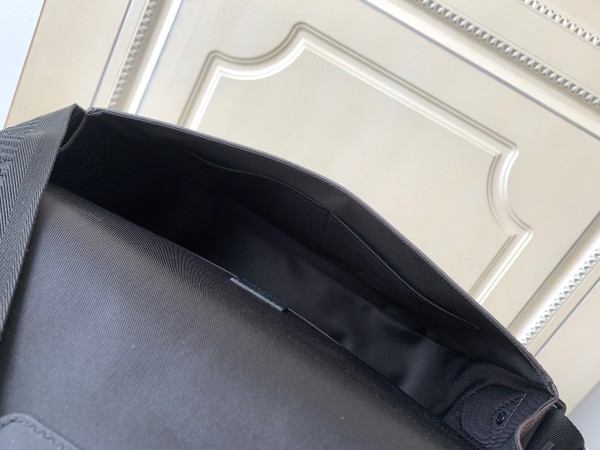 Handbag Louis Vuitton m46328 size 35 x 24 x 8