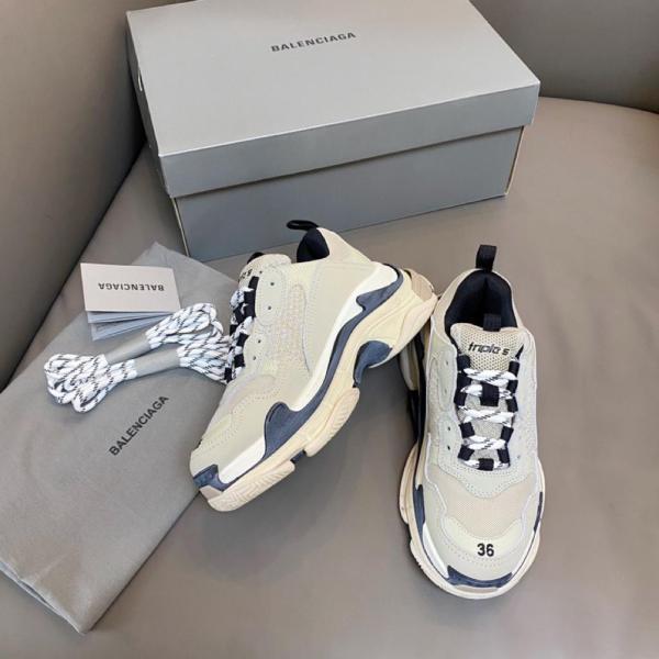 Balenciaga Triple S Vanille (W)