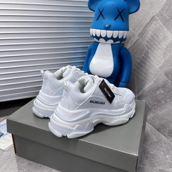 Balenciaga Triple S Triple White