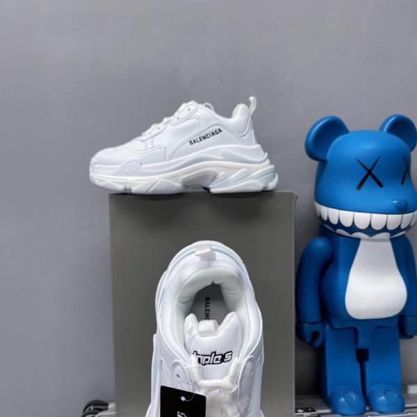 Balenciaga Triple S Triple White