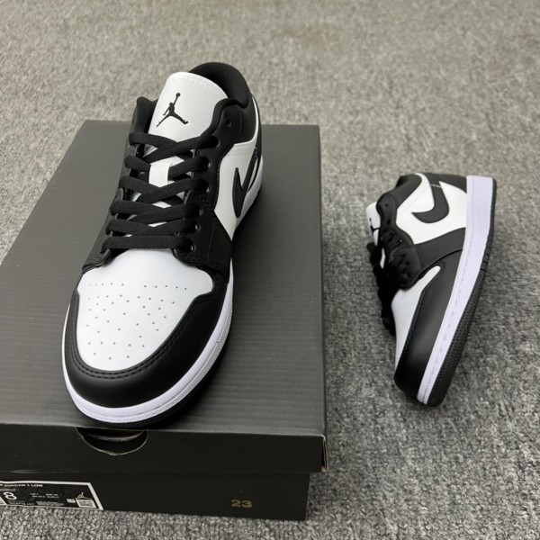 Jordan 1 Low White Black Panda