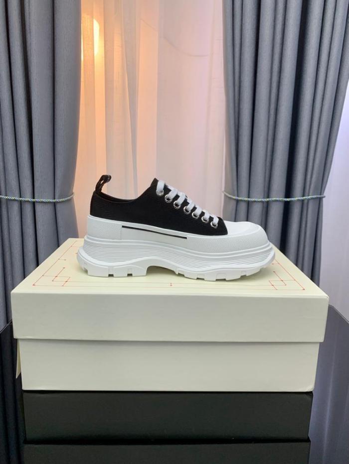 Alexander McQueen Tread Slick Low Lace Up Black White