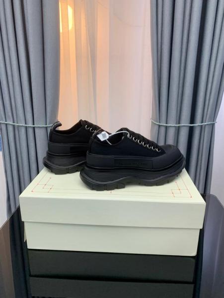 Alexander McQueen Tread Slick Low Lace Up Triple Black