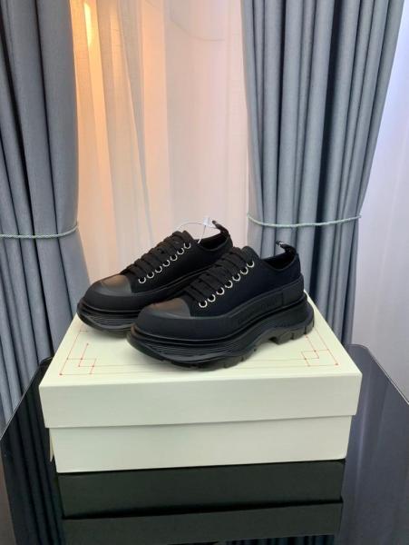 Alexander McQueen Tread Slick Low Lace Up Triple Black
