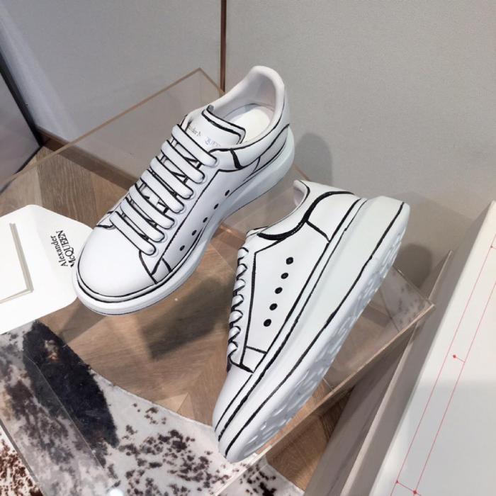 Alexander McQueen Oversized White Black Outline