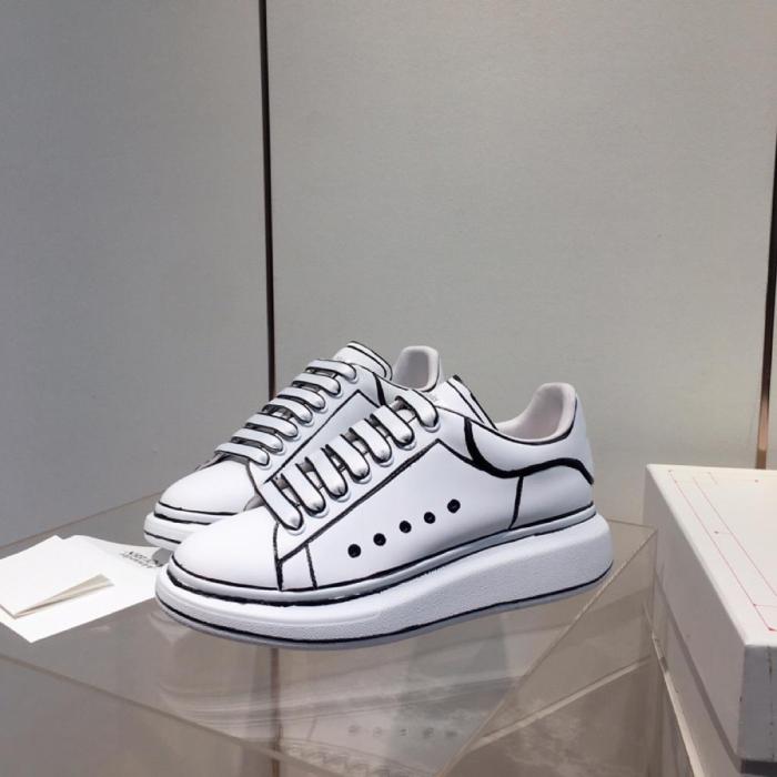 Alexander McQueen Oversized White Black Outline