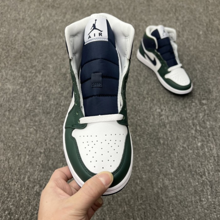 Jordan 1 Mid SE Seahawks (W)