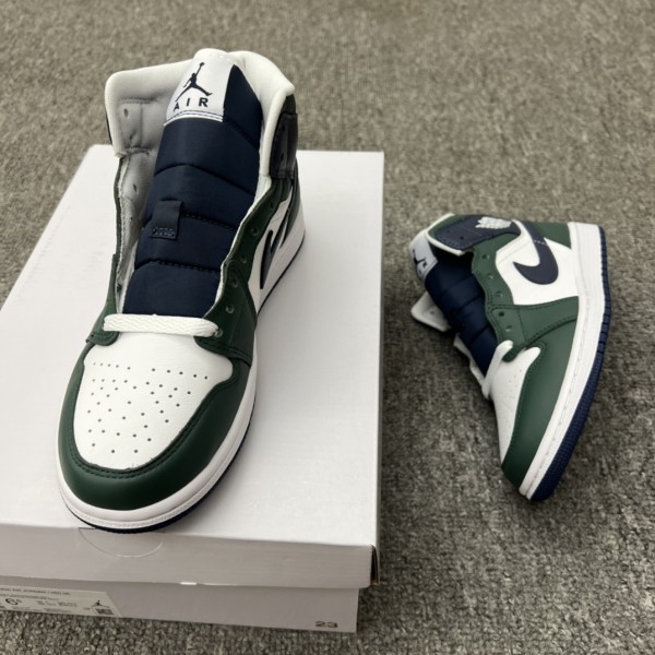 Jordan 1 Mid SE Seahawks (W)