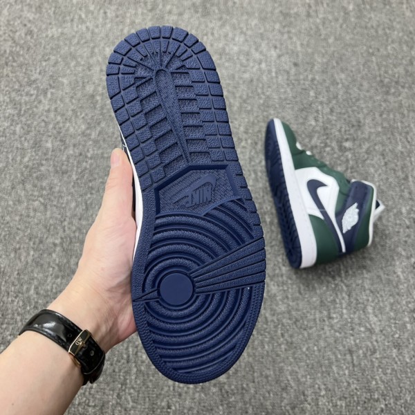 Jordan 1 Mid SE Seahawks (W)