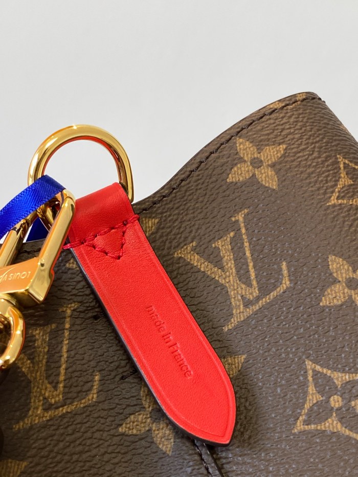 Louis Vuitton M44021 NéoNoé MM size 26*17.5*26 cm