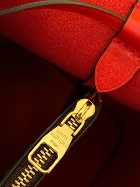 Louis Vuitton M44021 NéoNoé MM size 26*17.5*26 cm