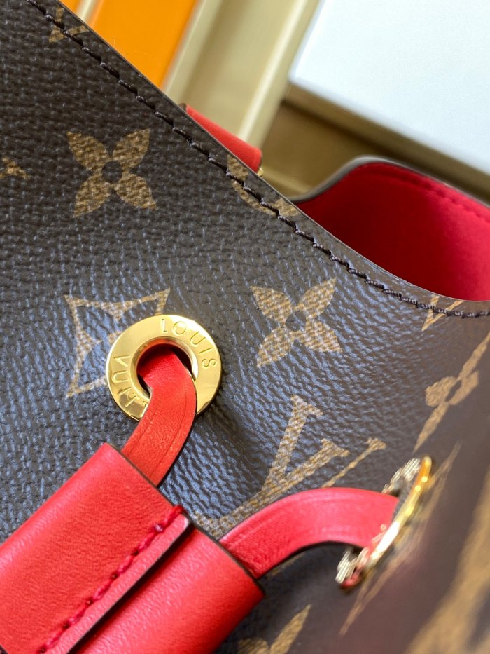 Louis Vuitton M44021 NéoNoé MM size 26*17.5*26 cm