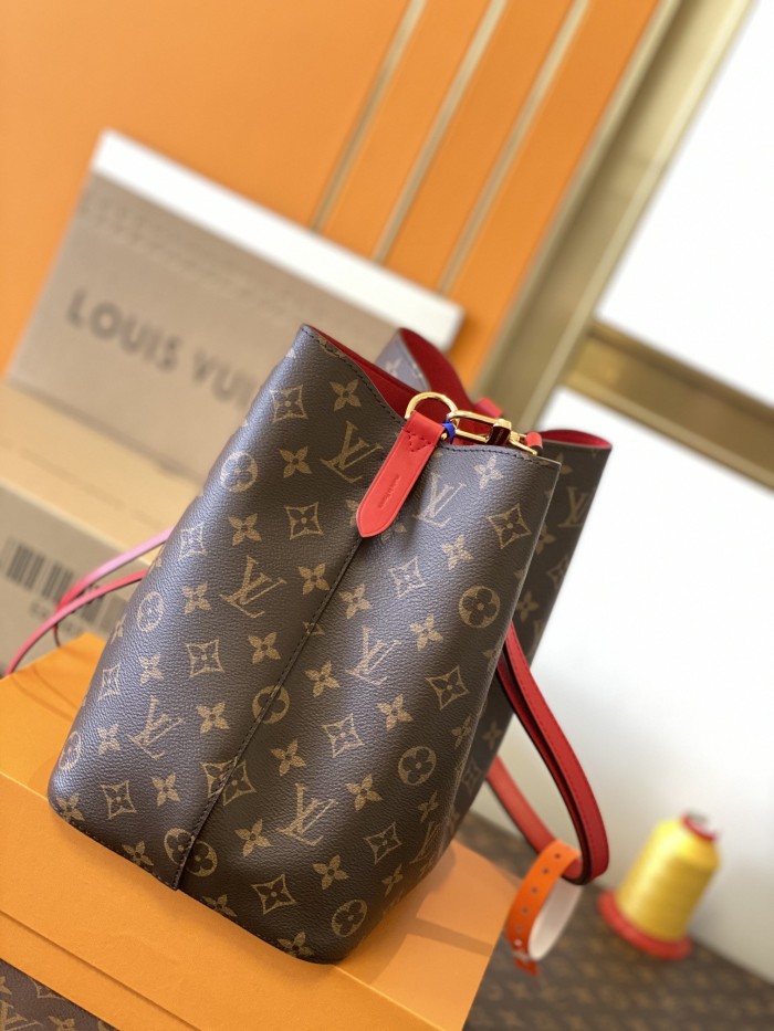 Louis Vuitton M44021 NéoNoé MM size 26*17.5*26 cm