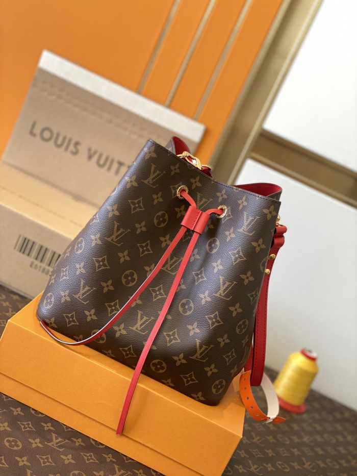 Louis Vuitton M44021 NéoNoé MM size 26*17.5*26 cm