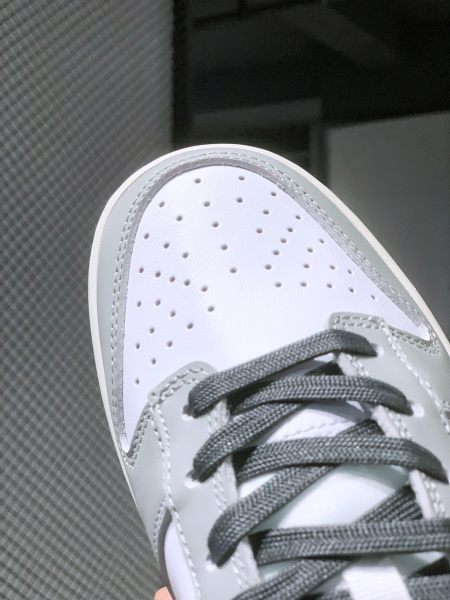 Nike Dunk Low Light Smoke Grey (W)