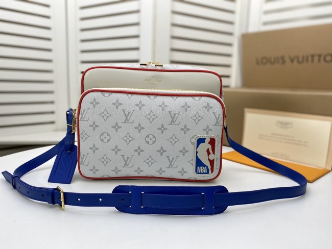 Handbag Louis Vuitton M85141 size 30.0 x22.0 x9.0 cm