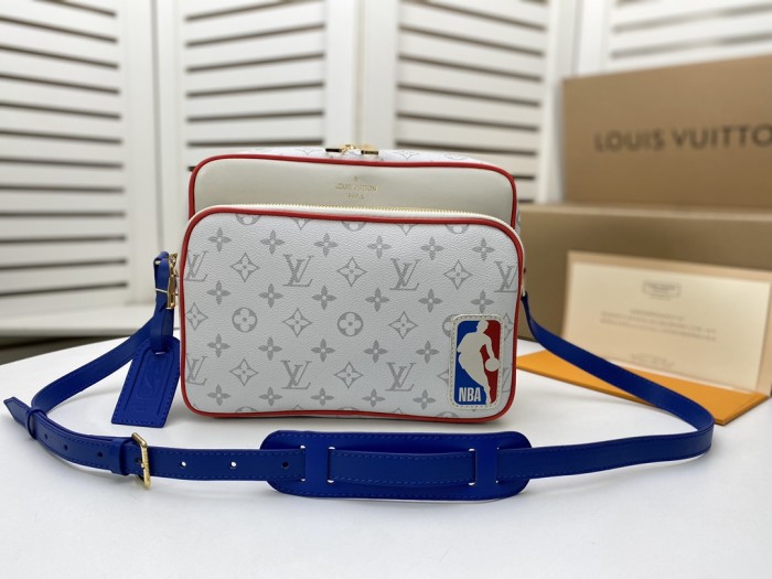 Handbag Louis Vuitton M85141 size 30.0 x22.0 x9.0 cm