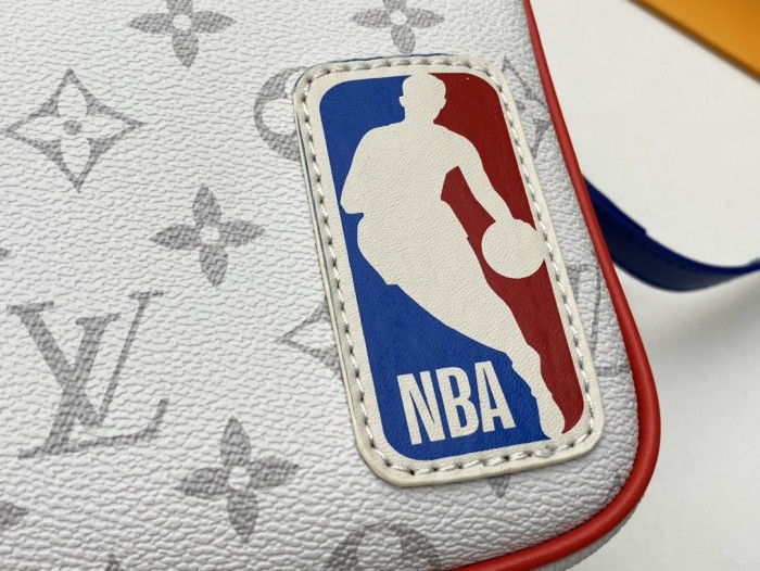 Handbag Louis Vuitton M85141 size 30.0 x22.0 x9.0 cm