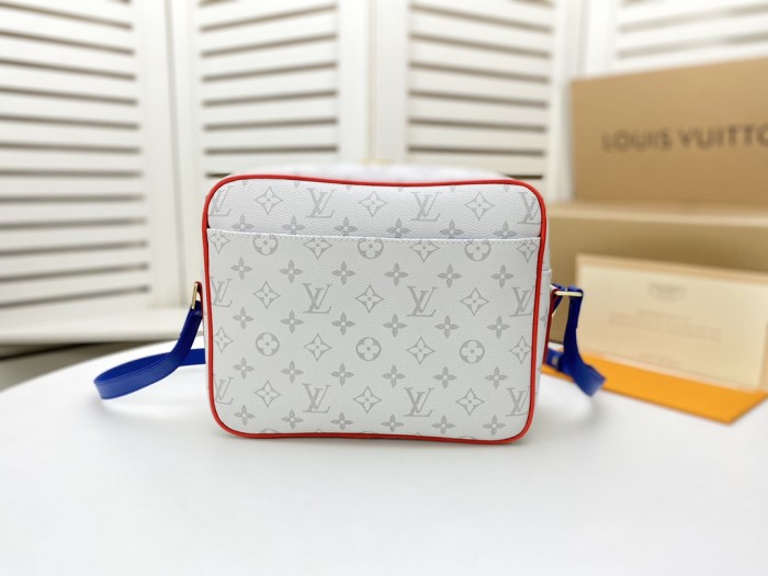 Handbag Louis Vuitton M85141 size 30.0 x22.0 x9.0 cm