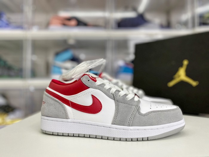 Jordan 1 Low SE Light Smoke Grey Gym Red