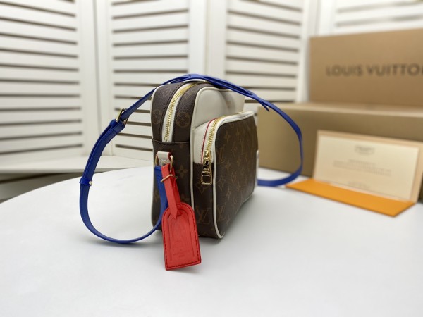 Handbag Louis Vuitton M85143 size 30.0 x22.0 x9.0 cm