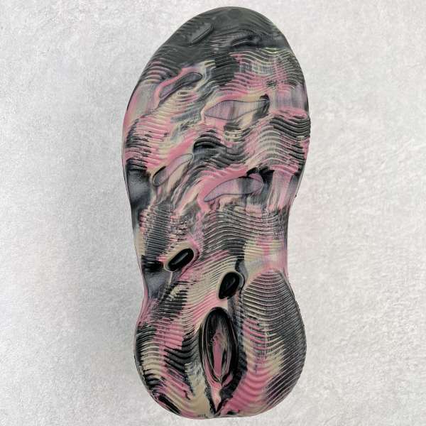 adidas Yeezy Foam RNR MX Carbon