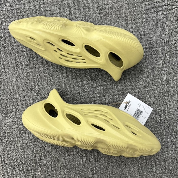 adidas Yeezy Foam RNNR Sulfur