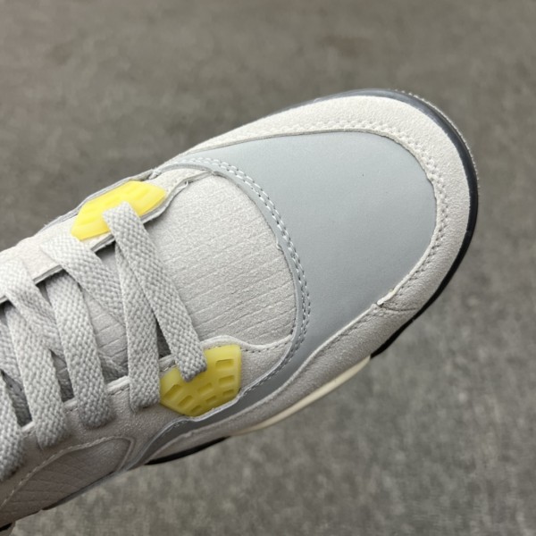 Jordan 4 Retro SE Craft Photon Dust