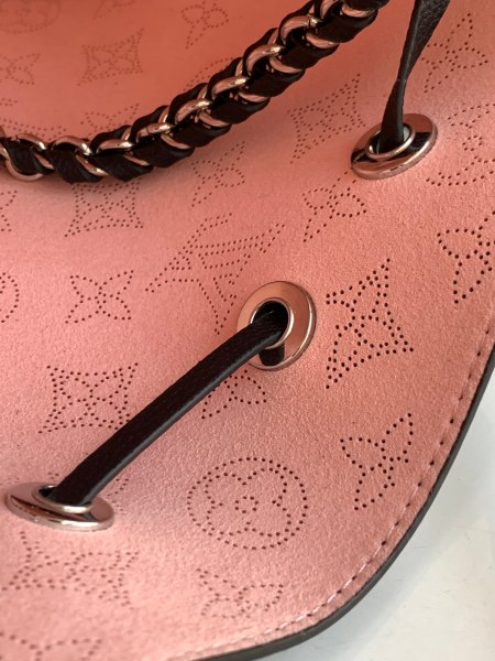 Handbag Louis Vuitton M21096 size9 x 22 x 14