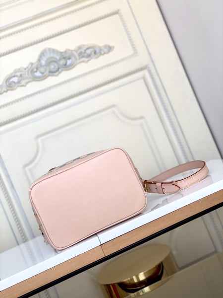 Handbag Louis Vuitton M40817 size22x 24 x 15 cm