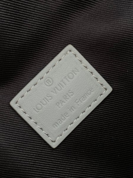 Handbag  Louis Vuitton M46108 size 44 x 15 x 9 cm