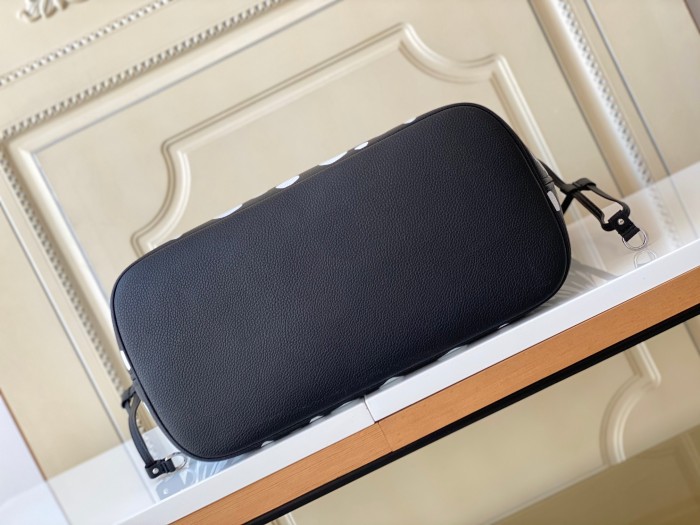 Handbag Louis Vuitton M46390 size 32 x 29 x 17cm