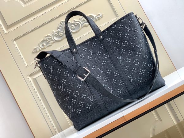 Handbag  Louis Vuitton M21371 size 60 x 37 x 15.5 cm