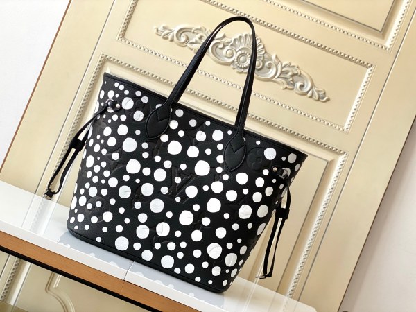 Handbag Louis Vuitton M46390 size 32 x 29 x 17cm