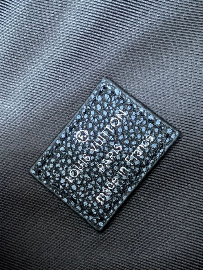  Handbag  Louis Vuitton  M21359  size  29 x 42 x 15  cm