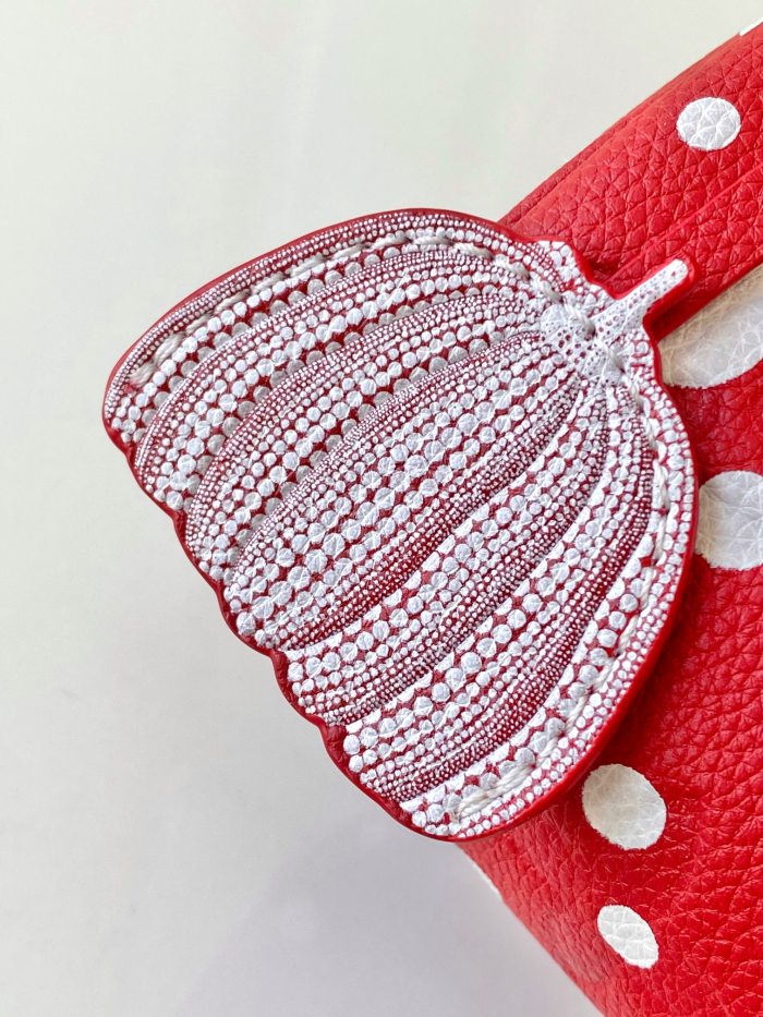 Handbag  Louis Vuitton M81910 size 16X11X9cm