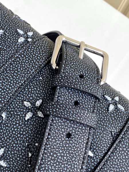  Handbag  Louis Vuitton  M21448 size  27x17x13 cm 