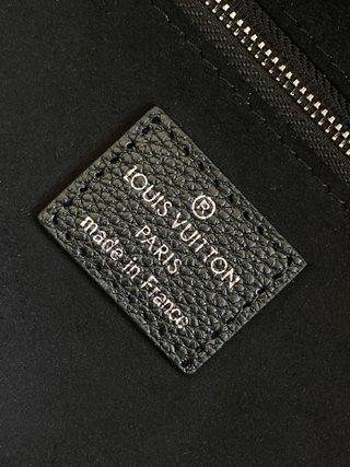 Handbag Louis Vuitton M46390 size 32 x 29 x 17cm