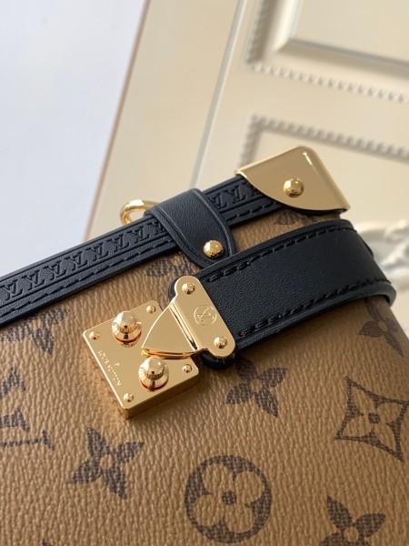 LOUIS VUITTON SIDE TRUNK Canvas Handbag Medium Women's Brown M27101 size 23.5*16.8.5cm