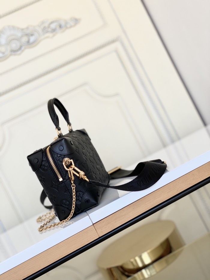  Handbag   Louis Vuitton M56319 size 20*14*8 cm