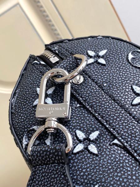  Handbag  Louis Vuitton  M21448 size  27x17x13 cm 