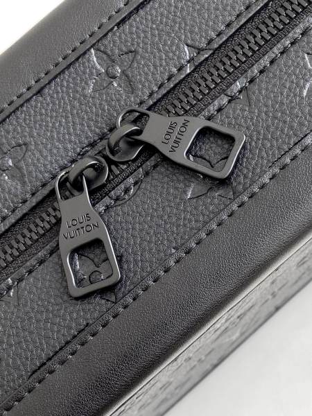 Handbag  Louis Vuitton  M55700  size  25x18x10 cm