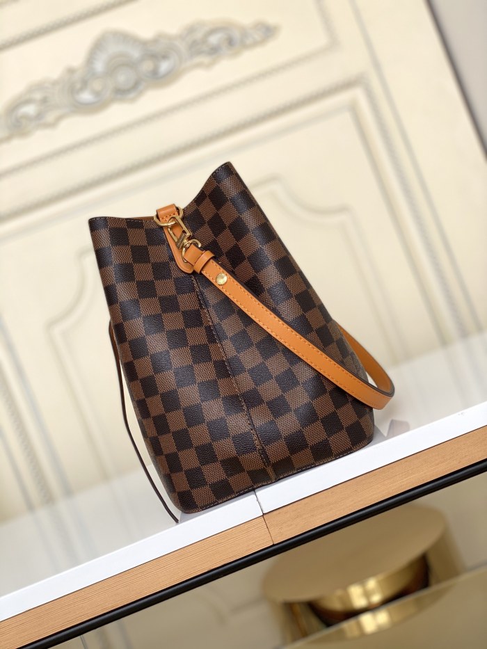 LOUIS VUITTON NOE Leather Bucket Bag, Portable Crossbody Bag, Shoulder Bag Women's N40213 size 26*17.5*26 cm