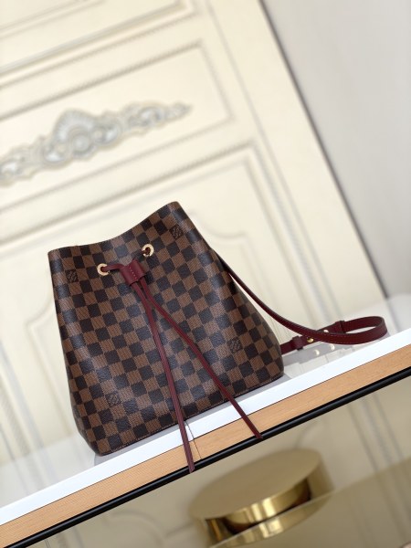 LOUIS VUITTON NOE Leather Bucket Bag, Portable Crossbody Bag, Shoulder Bag Women's N40214 size 26*17.5*26 cm