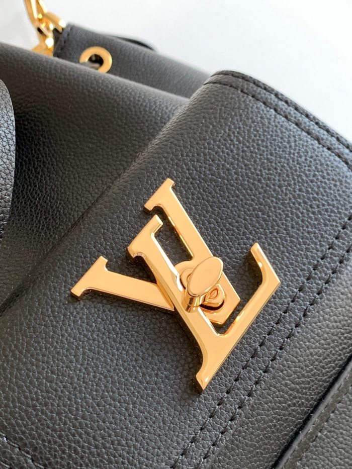  Handbag   Louis Vuitton  M57687  size  23.0 x 23.0 x 16.0 cm