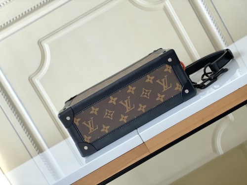  Handbag   Louis Vuitton   M44478  size  25×18×10 cm