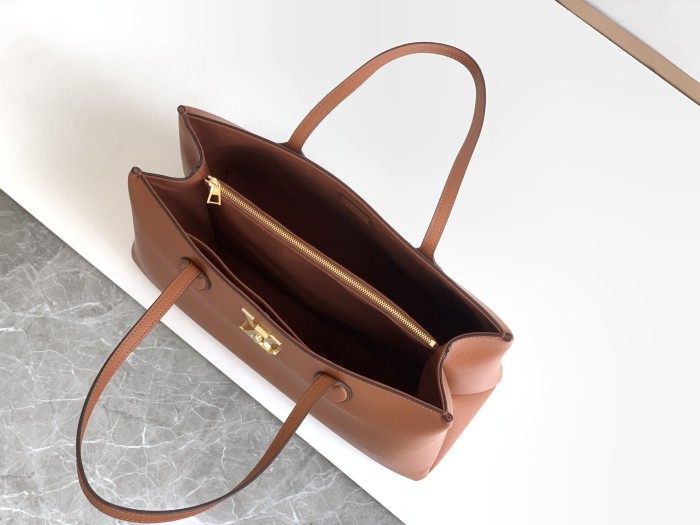 Handbag  Louis Vuitton M58927  size  42.0 x 28.0 x 15.0  cm