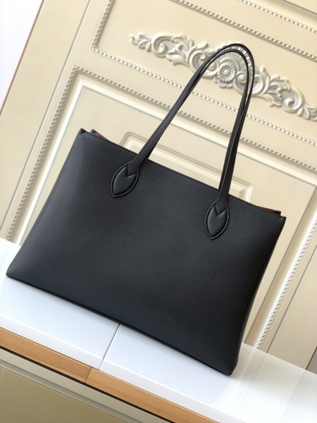  Handbag   Louis Vuitton  M58927  42.0 x 28.0 x 15.0 cm