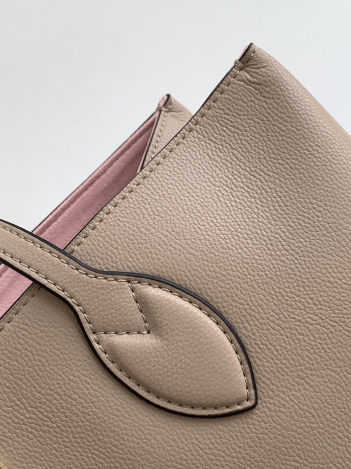 Handbag  Louis Vuitton  M58927  size  42.0 x 28.0 x 15.0  cm