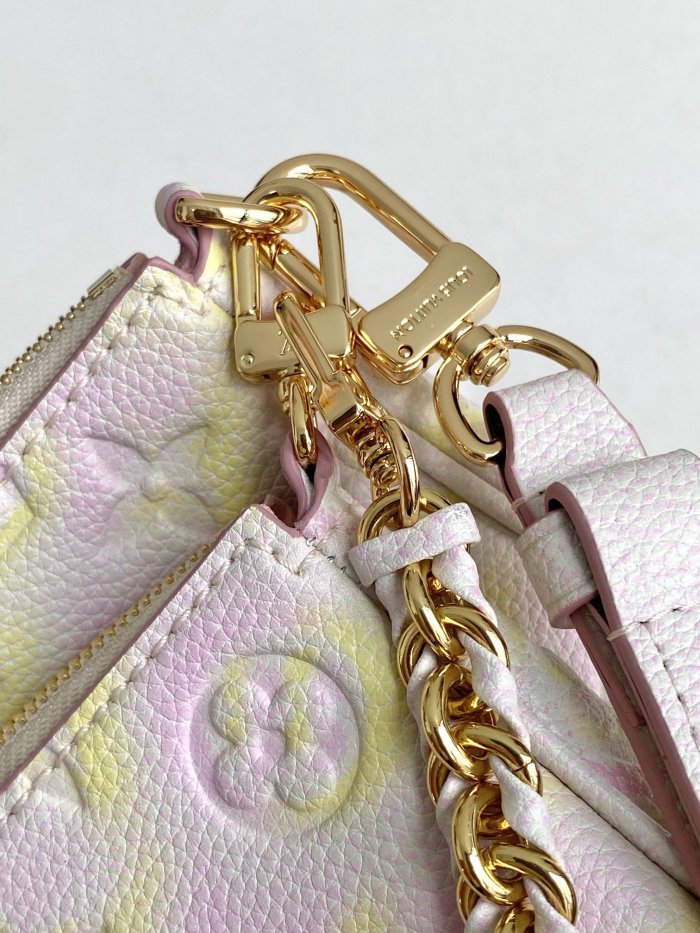  Handbag  Louis Vuitton  M46093 size 24 x 13.5 x 4 cm 